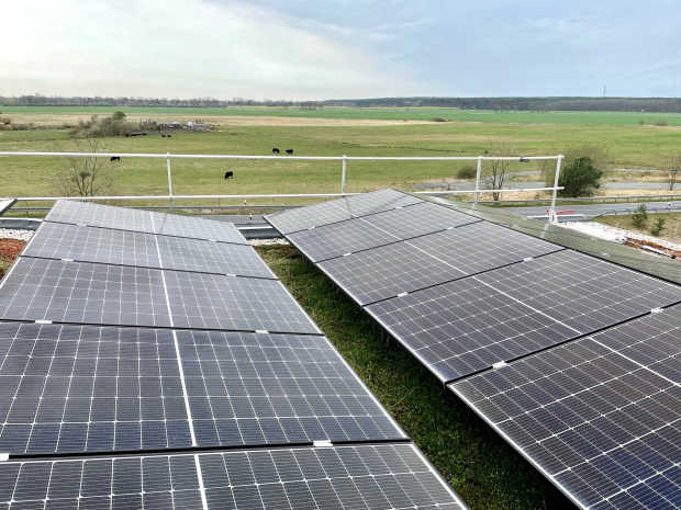Solaranlage auf dem Dach des Firmensitzes der OHBV/OVG in Germendorf 